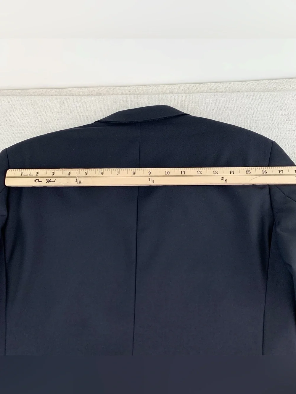 J crew men's Ludlow slim-fit suit jacket Italian wool size 36R in navy blue